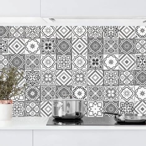 Crédence Adhésive - Mediterranean Tile Pattern Grayscale Dimension HxL: 50cm X 50cm Matériel: Smart 2 Crédence Adhésive - Mediterranean Tile Pattern Grayscale Dimension HxL: 50cm X 50cm Matériel: Smart – Image 2