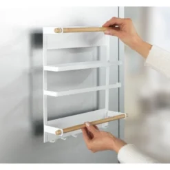 WENKO Etagère Magnétique Réfrigérateur Magna, Avec étagère Porte épice, Dérouleur Sopalin Magnétique Et Crochets Suspension Ustensiles De Cuisine, Métal - Bambou, 33x34x8 Cm, Blanc 8 WENKO Etagère Magnétique Réfrigérateur Magna, Avec étagère Porte épice, Dérouleur Sopalin Magnétique Et Crochets Suspension Ustensiles De Cuisine, Métal - Bambou, 33x34x8 Cm, Blanc -Promos Gout Cuisine Boutique 34038646 4