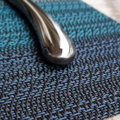 AIDUCHO Set De Table, Set De 4 Sets De Table Antidérapants Lavables En PVC Résistant à L'usure Et à La Chaleur Pour La Maison, Le Restaurant, La Table à Manger Bleu 45x30cm 8 AIDUCHO Set De Table, Set De 4 Sets De Table Antidérapants Lavables En PVC Résistant à L'usure Et à La Chaleur Pour La Maison, Le Restaurant, La Table à Manger Bleu 45x30cm -Promos Gout Cuisine Boutique 39019336 4