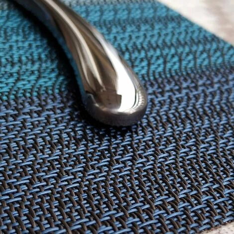 AIDUCHO Set De Table, Set De 4 Sets De Table Antidérapants Lavables En PVC Résistant à L'usure Et à La Chaleur Pour La Maison, Le Restaurant, La Table à Manger Bleu 45x30cm 4 AIDUCHO Set De Table, Set De 4 Sets De Table Antidérapants Lavables En PVC Résistant à L'usure Et à La Chaleur Pour La Maison, Le Restaurant, La Table à Manger Bleu 45x30cm – Image 4