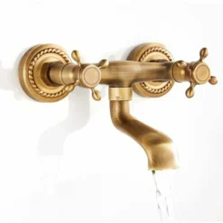 Robinet Mural En Cuivre Vintage Robinet De Cuisine Antique Pivotant à 180 ° Évier Mural Avec Robinet D'évier En Laiton Chaud Et Froid