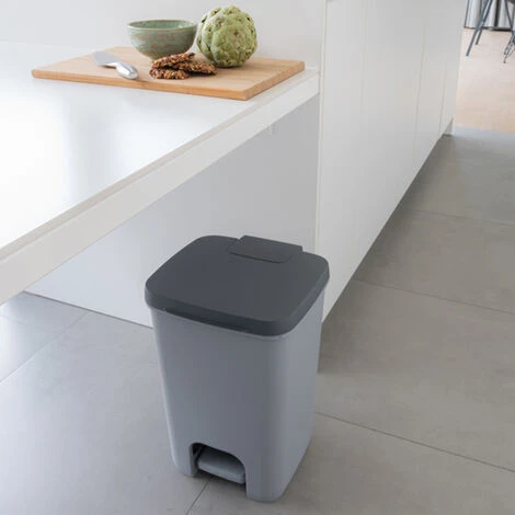CURVER POUBELLE ESSENTIALS 20L, Gris Aluminium, 30,3x29,4x42,8 Cm 2 CURVER POUBELLE ESSENTIALS 20L, Gris Aluminium, 30,3x29,4x42,8 Cm – Image 2